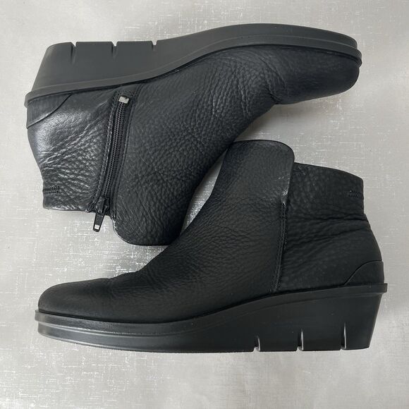 Ecco Skyler Black Leather Boots Womens 7 Waterproof Chelsea Bootie Low Wedge - Picture 11 of 13